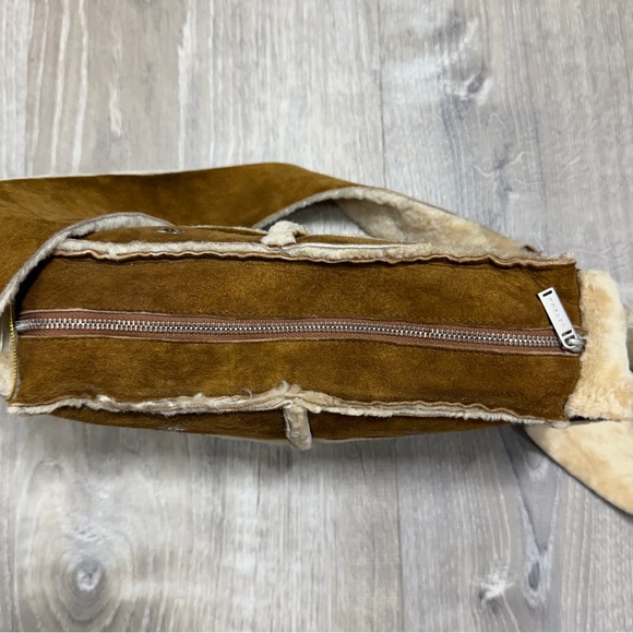 CHANEL Tan/Brown Shearling Mouton Crossbody Bag - Picture 10 of 16